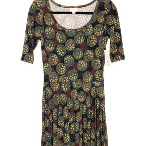 LuLaRoe Nicole Dress NWT
2nd Pic Size Chart